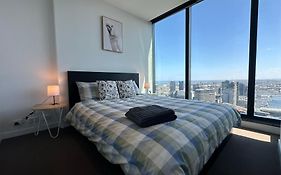 Top-Floor Luxury 1B1B Apt L44 With Spectacular City Views